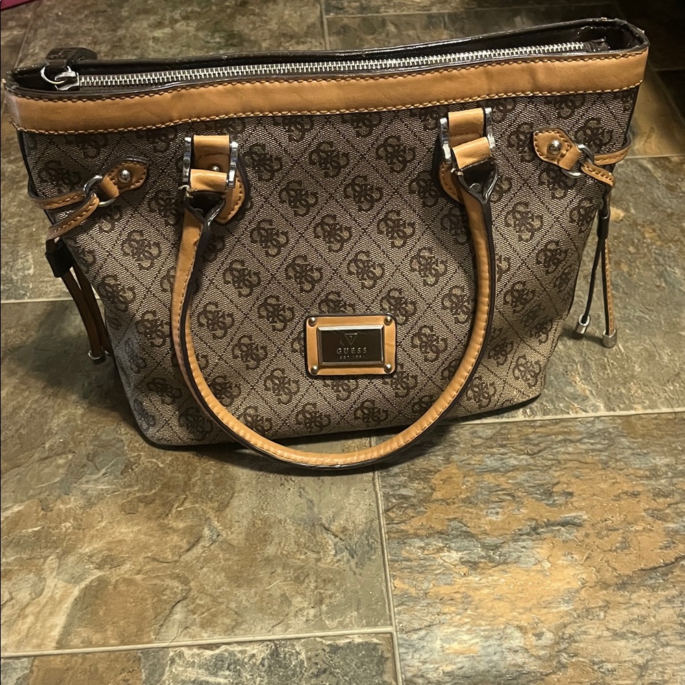 GUESS LOGO SATCHEL